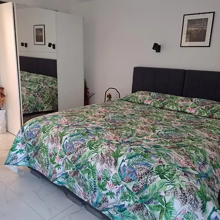 Loni Apartment