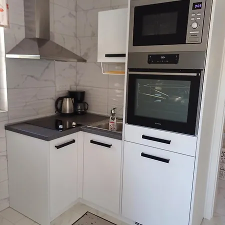 Loni Apartment Klenovica