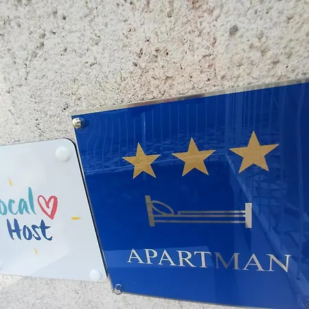 Loni Apartment