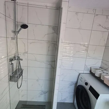 Loni Apartman Klenovica